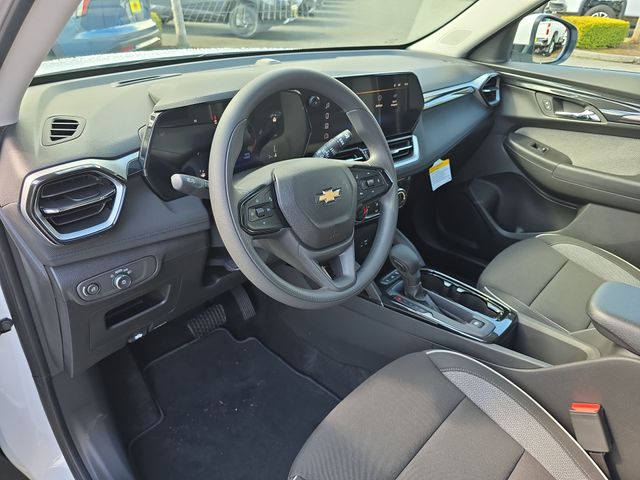 Vehicle image 10 of 34