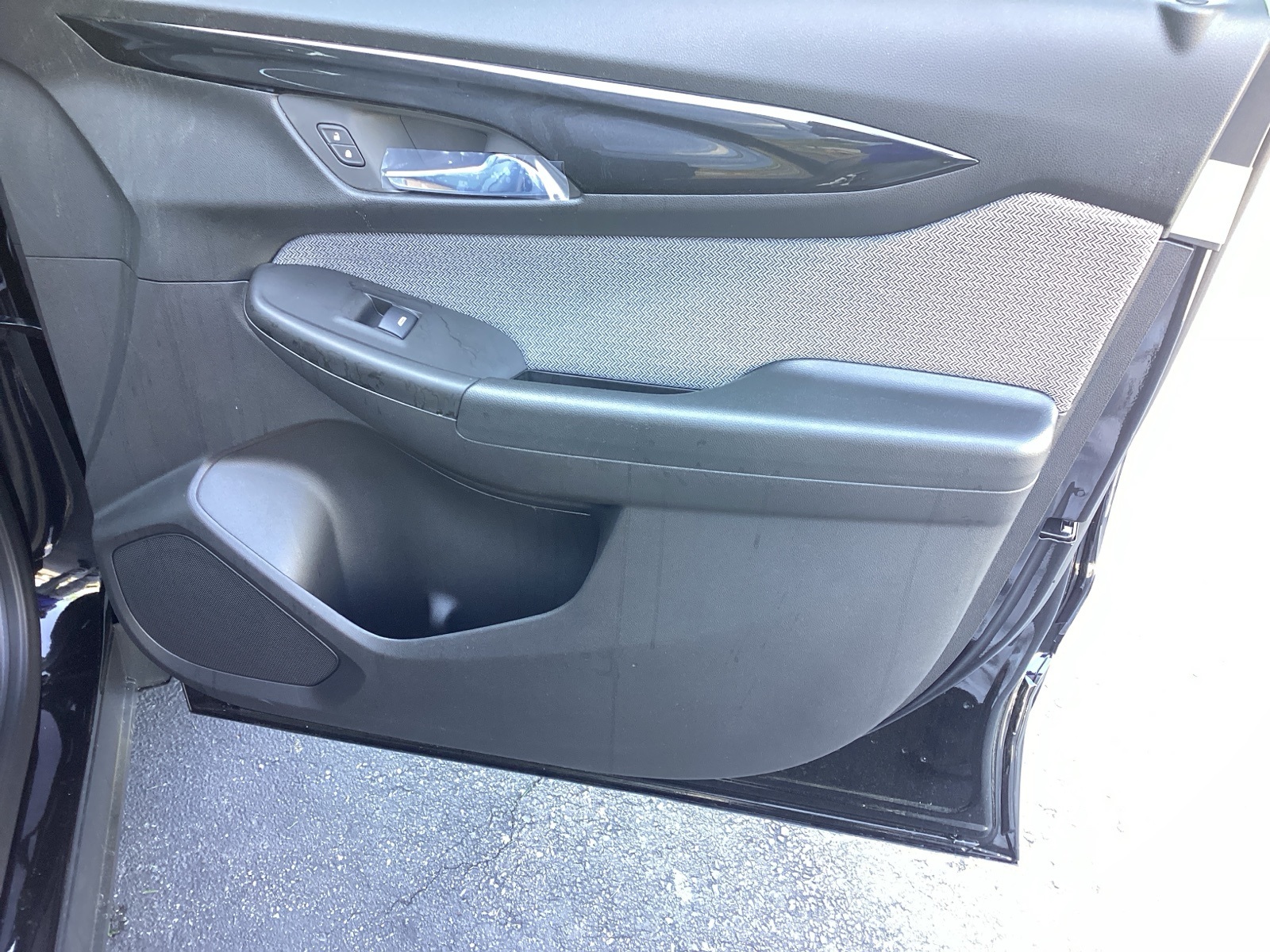 Vehicle image 29 of 32