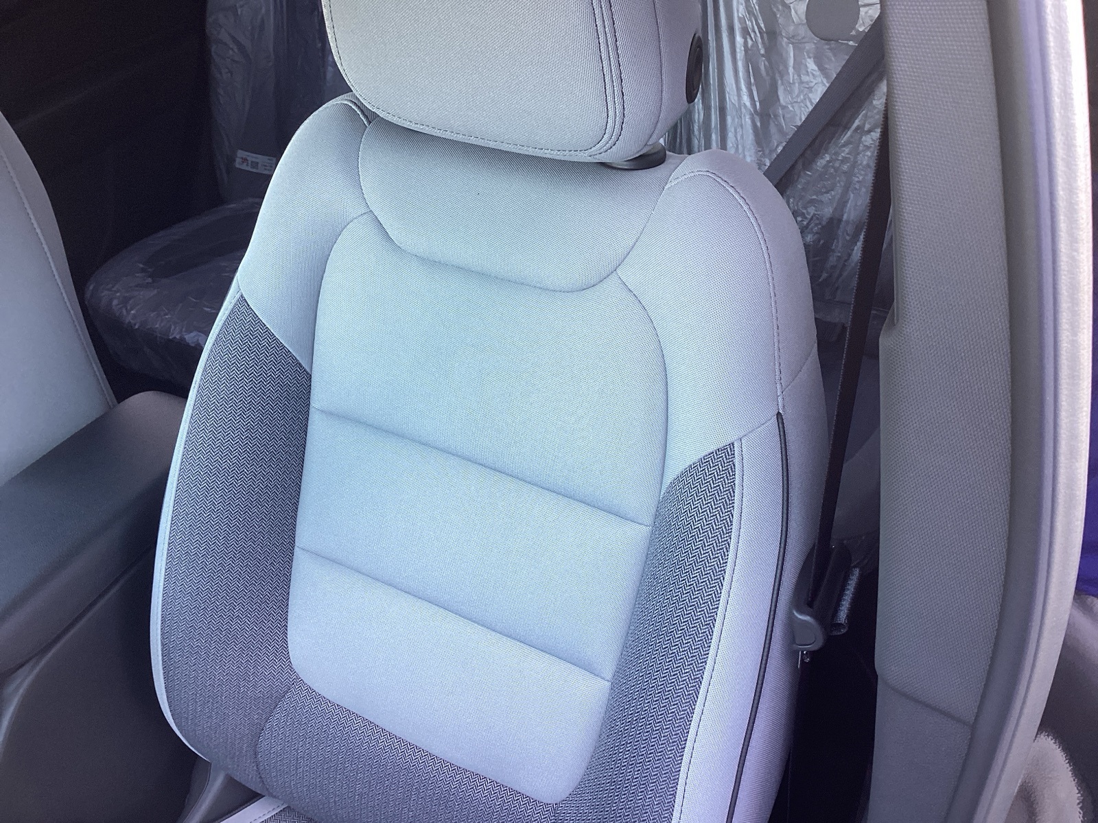 Vehicle image 11 of 32