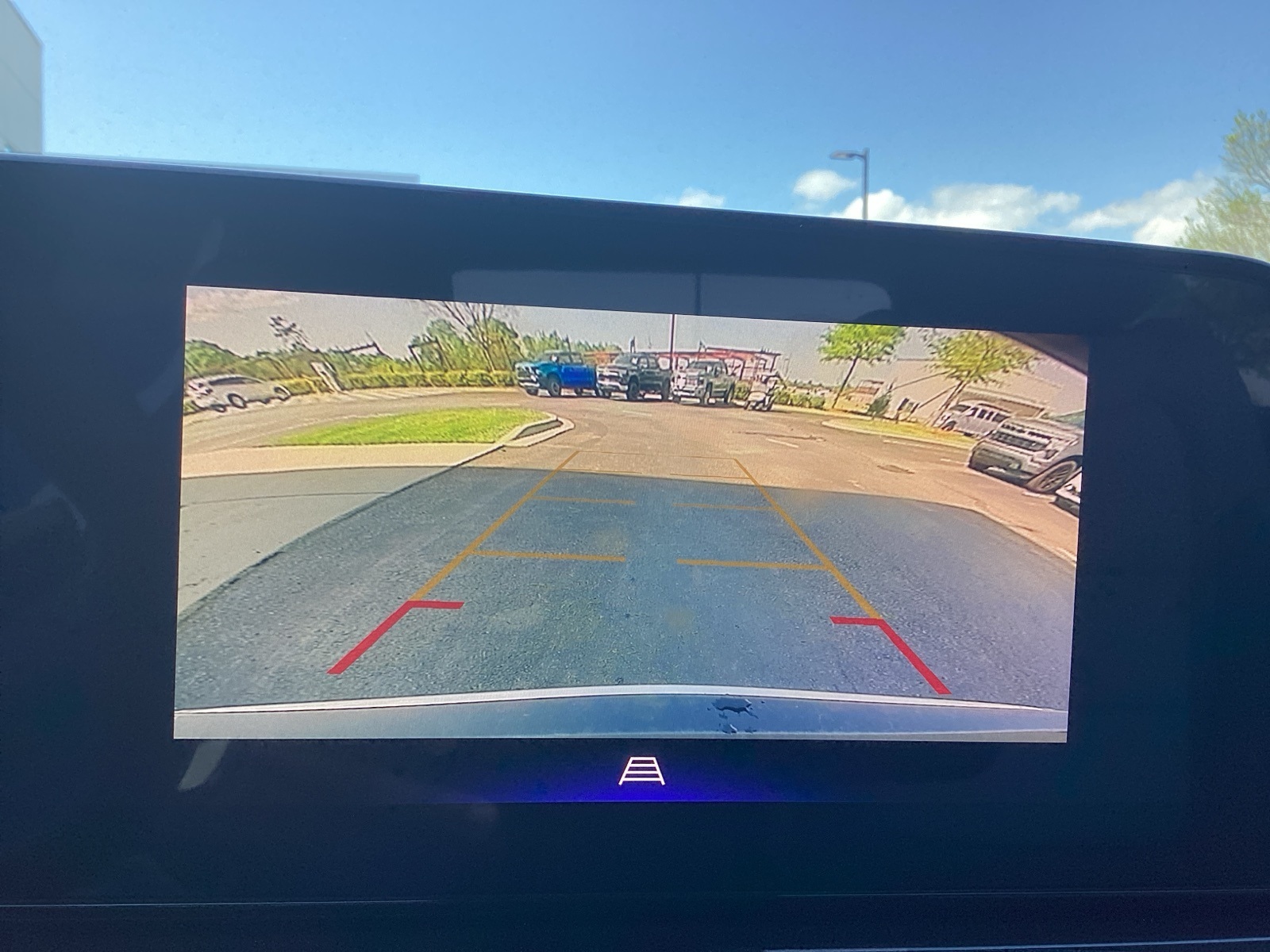 Vehicle image 18 of 32