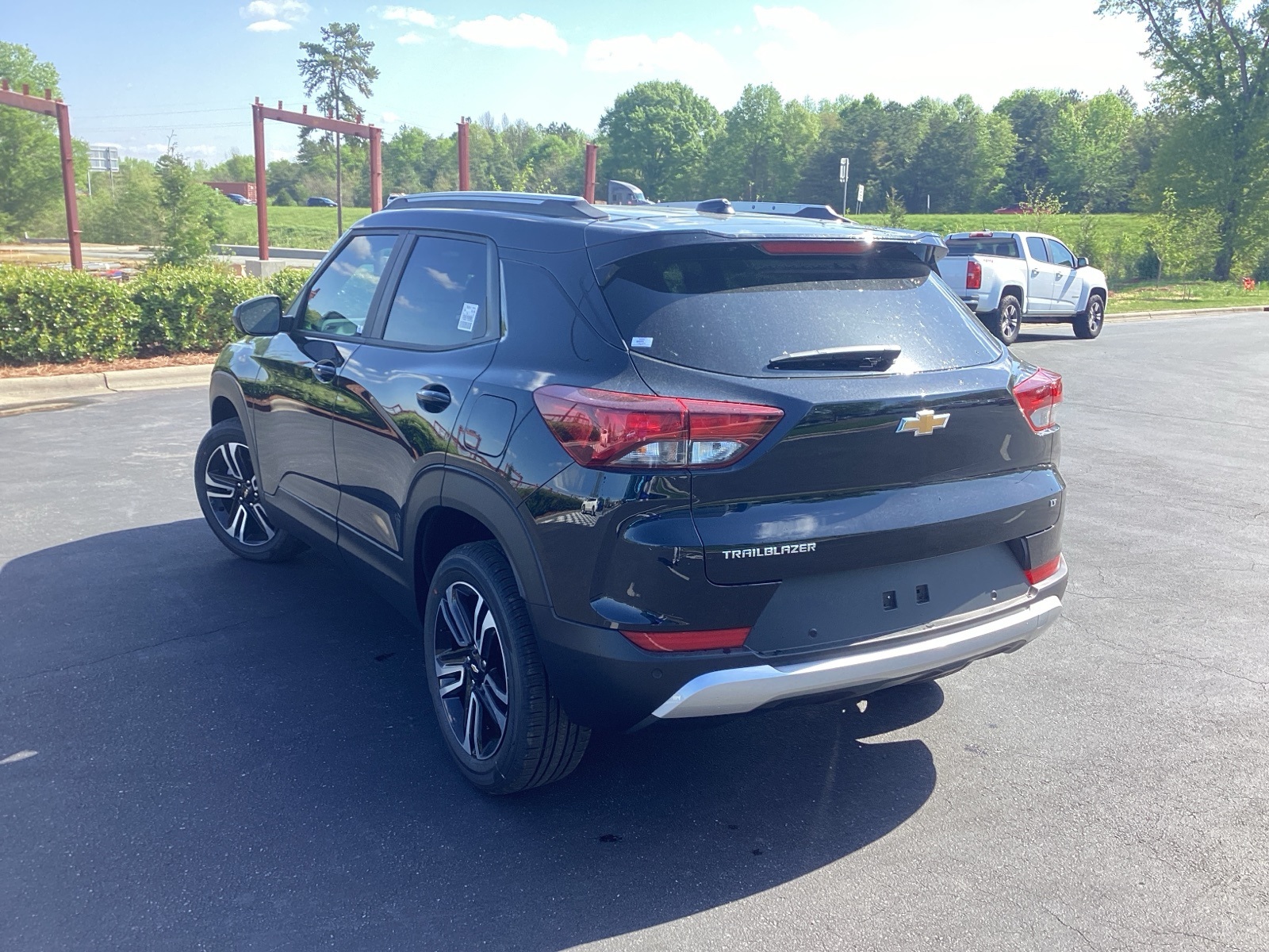Vehicle image 5 of 32