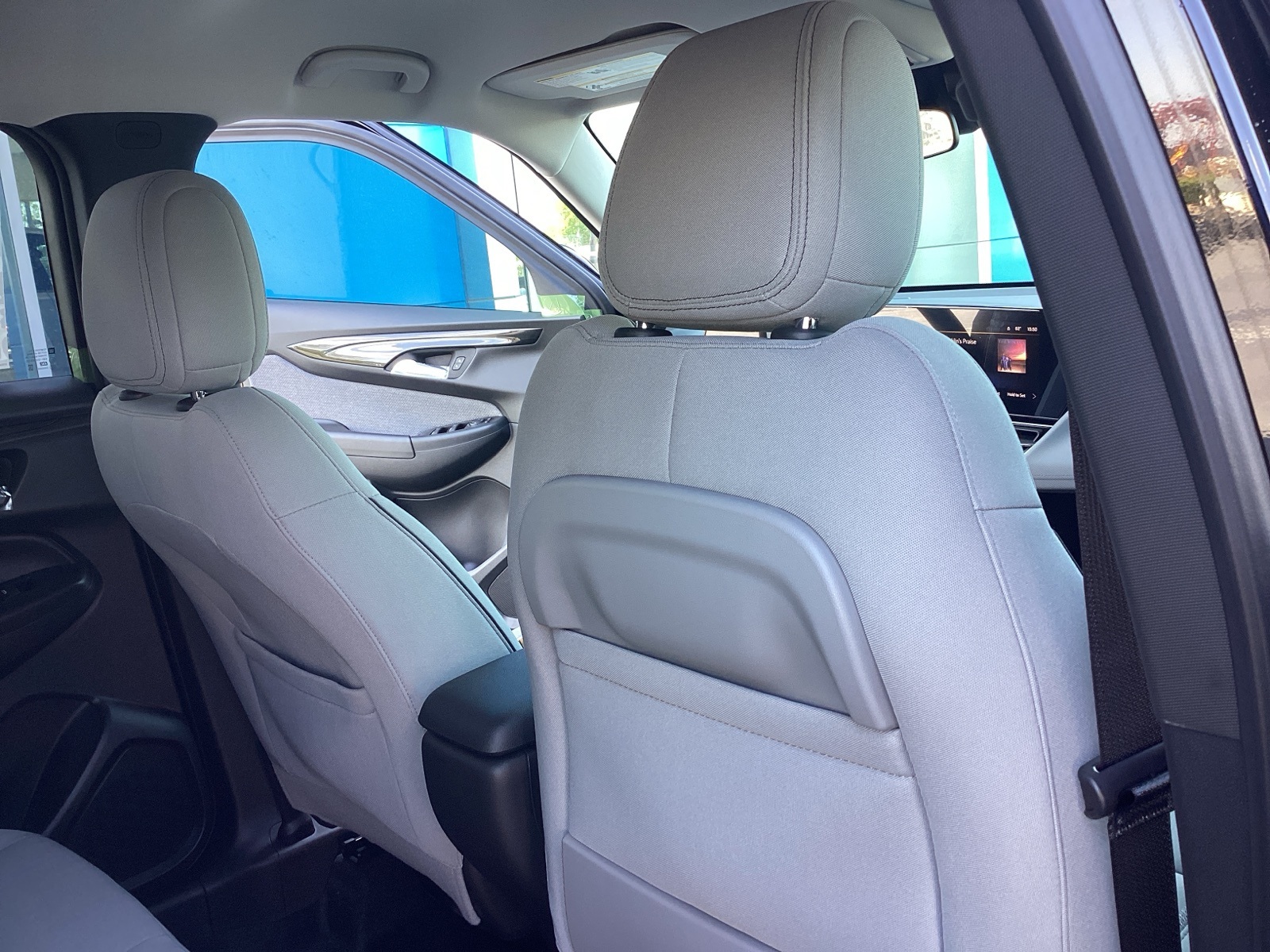 Vehicle image 22 of 32