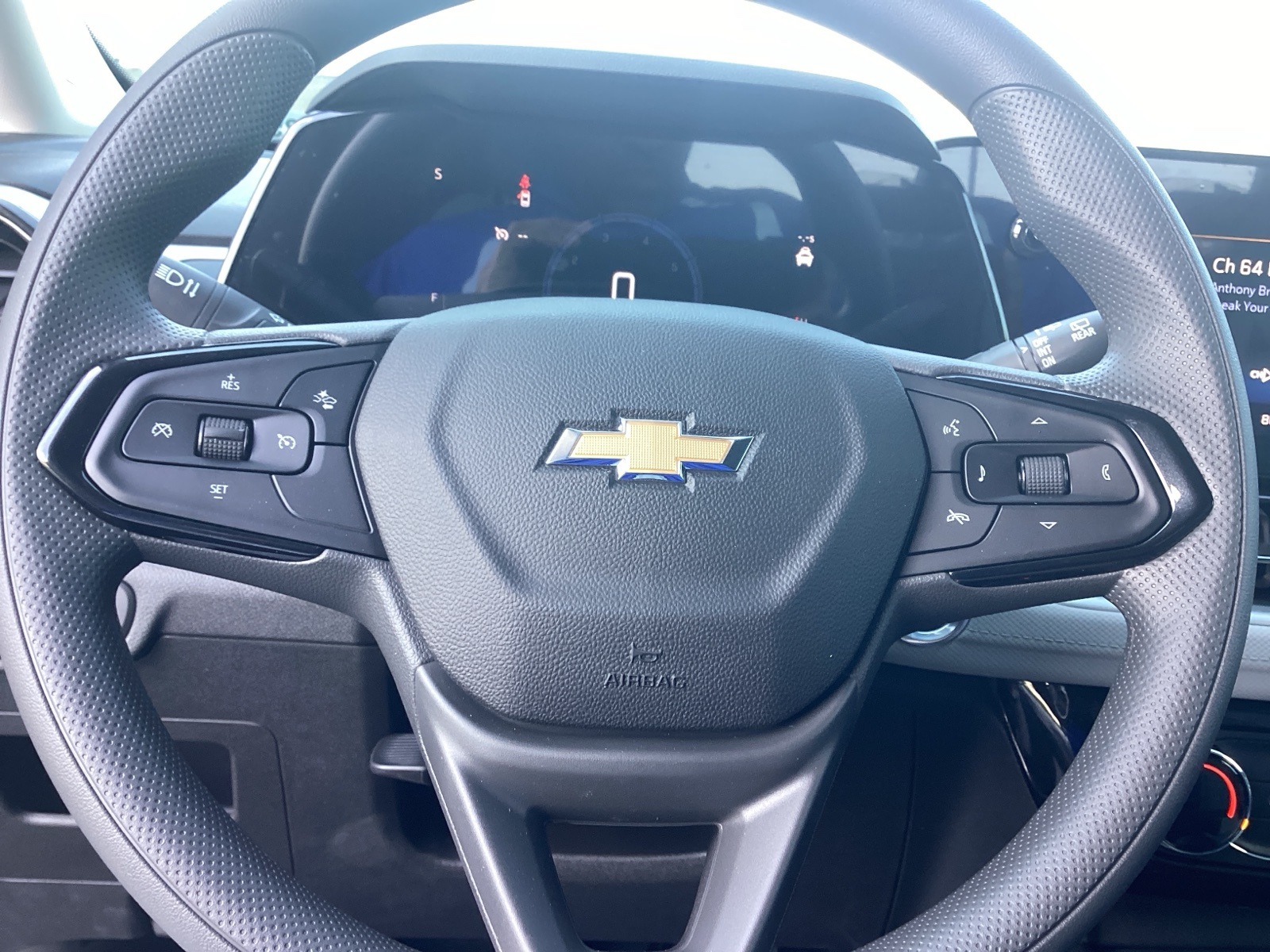 Vehicle image 10 of 32