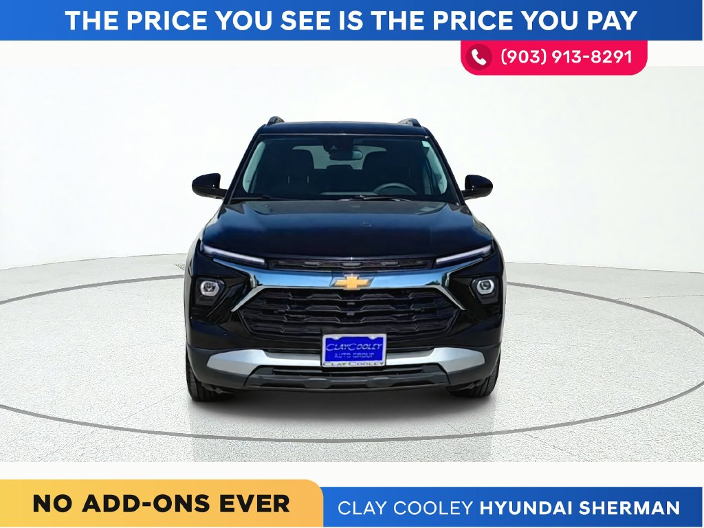 2025 Chevrolet Trailblazer LT Image 2 of 32