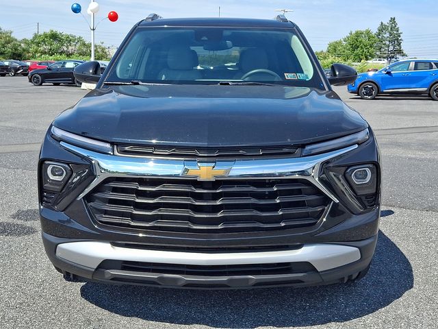 2025 Chevrolet Trailblazer LT Image 2 of 30
