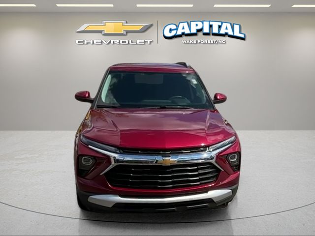 2025 Chevrolet Trailblazer LT Image 2 of 39