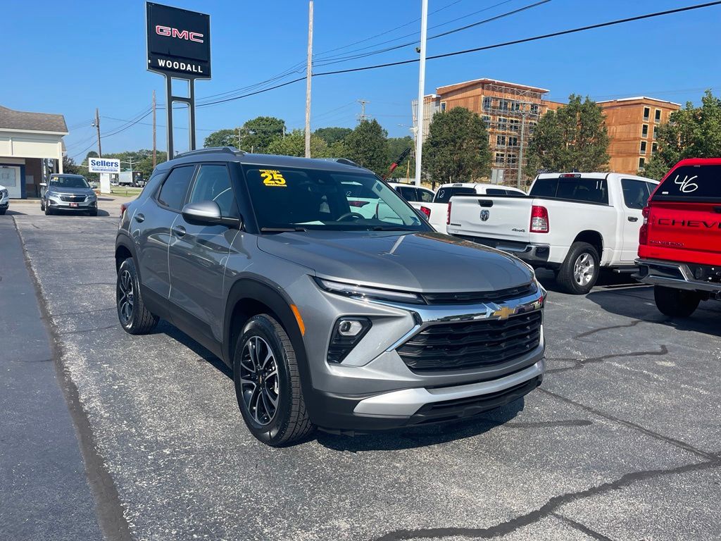 2025 Chevrolet Trailblazer LT Image 3 of 26
