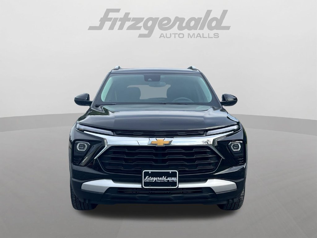2025 Chevrolet Trailblazer LT Image 2 of 29