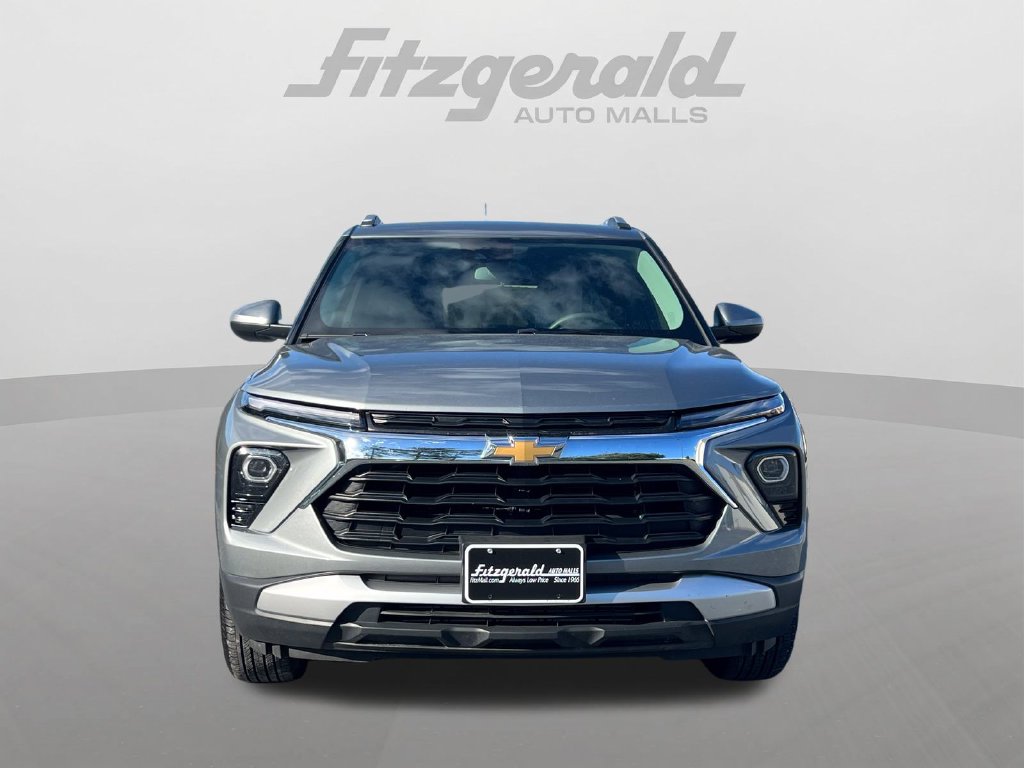 2025 Chevrolet Trailblazer LT Image 2 of 30