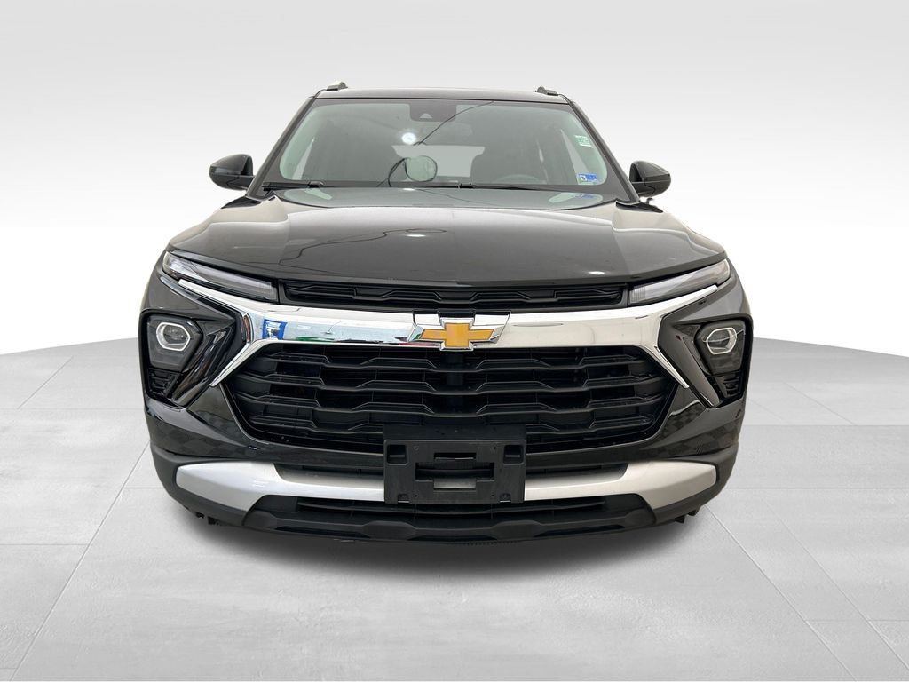 2025 Chevrolet Trailblazer LT Image 2 of 20