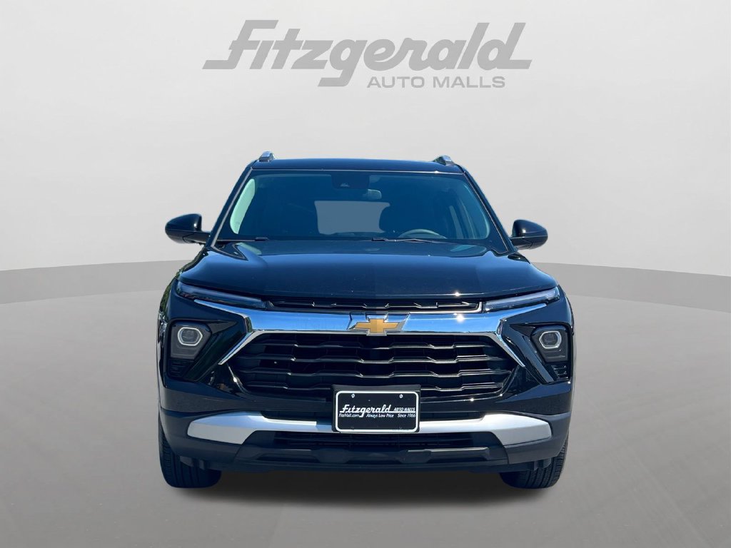 2025 Chevrolet Trailblazer LT Image 2 of 29