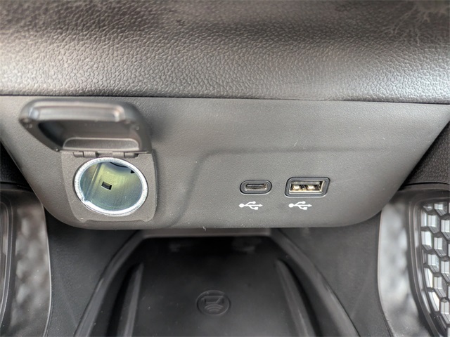 Vehicle image 31 of 32