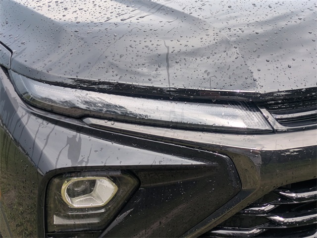 Vehicle image 25 of 32