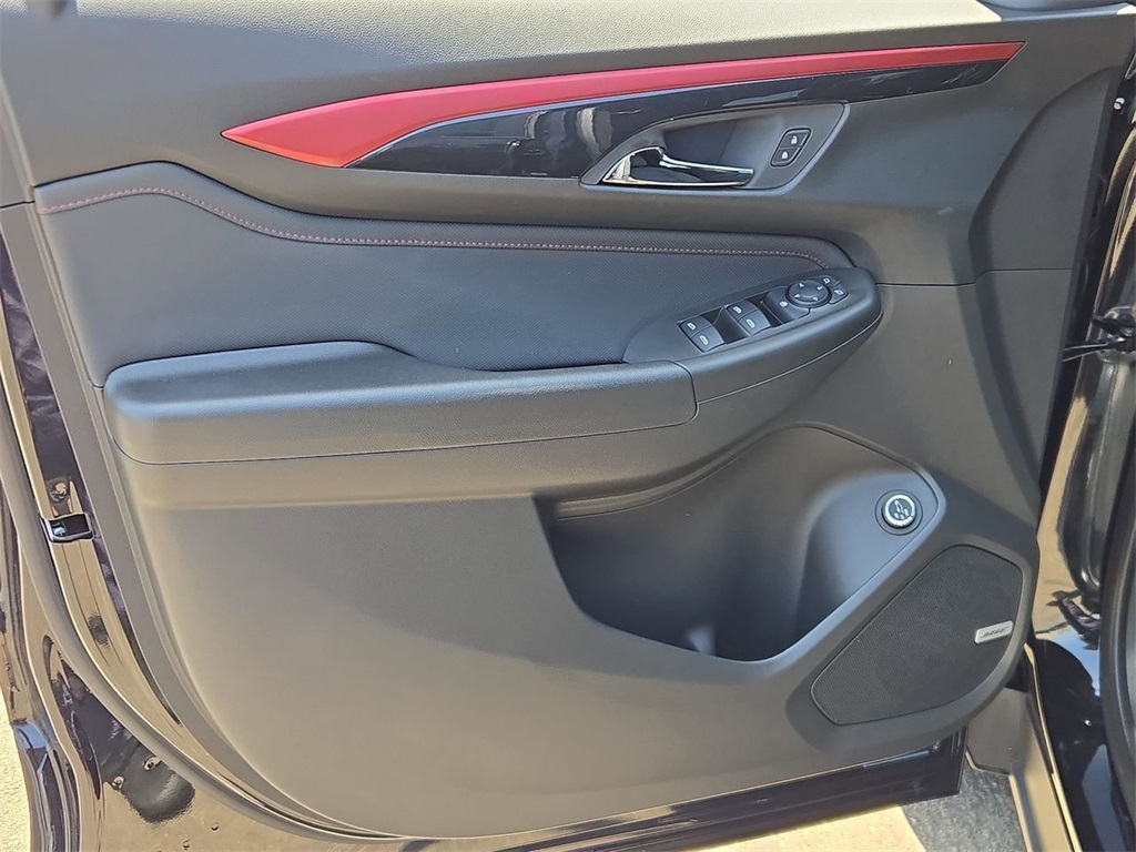 Vehicle image 21 of 33