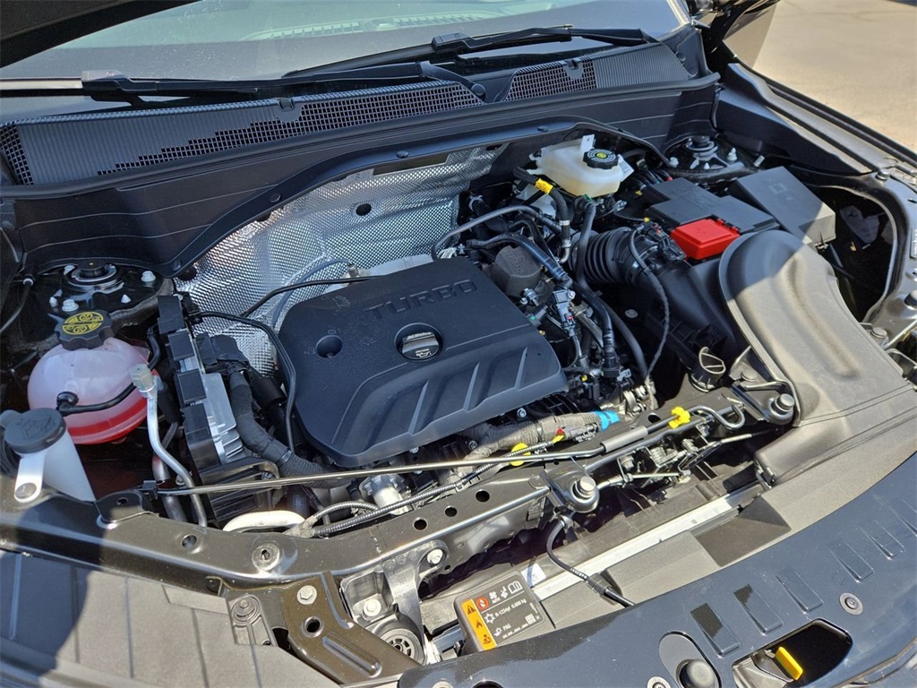 Vehicle image 28 of 33
