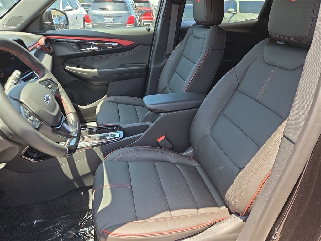 Vehicle image 19 of 33