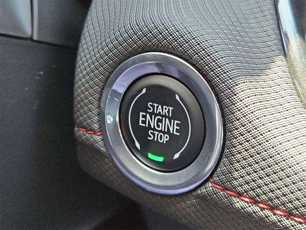 Vehicle image 17 of 33