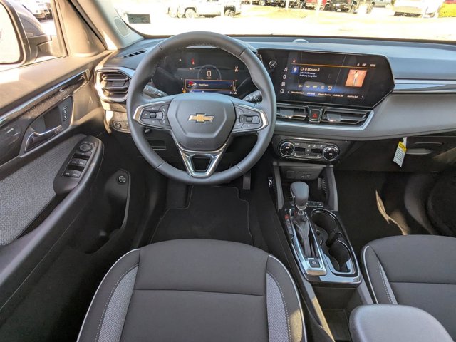 Vehicle image 33 of 42