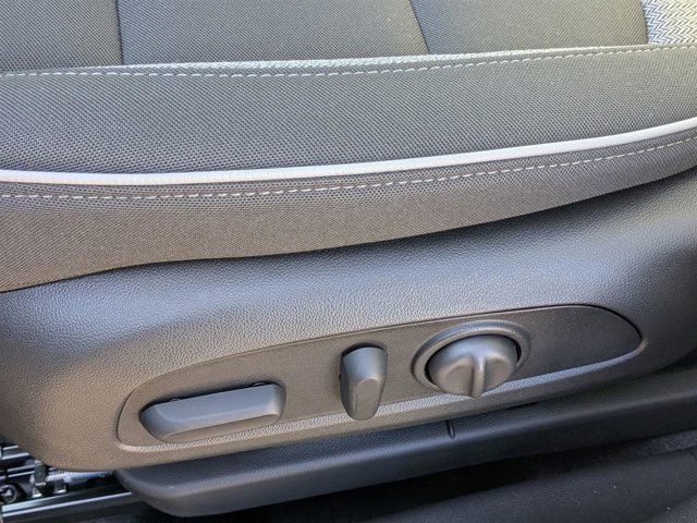 Vehicle image 15 of 42
