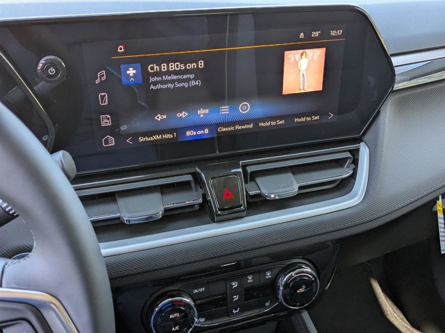 Vehicle image 23 of 42