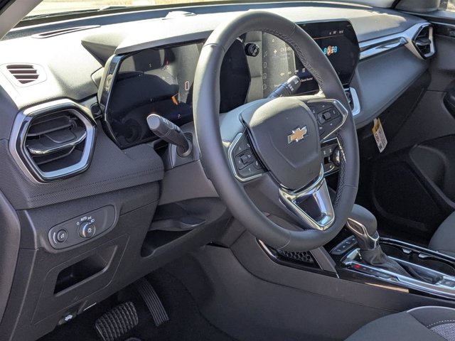 Vehicle image 16 of 42
