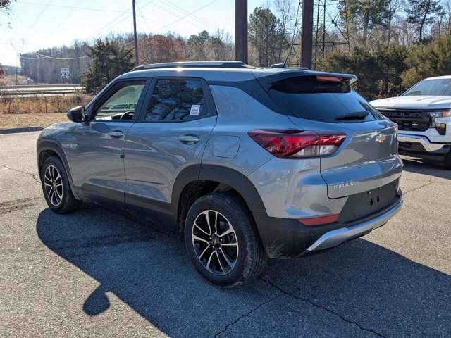 Vehicle image 8 of 42