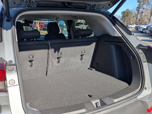 Vehicle image 34 of 42