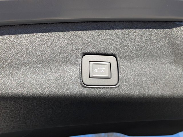 Vehicle image 35 of 42