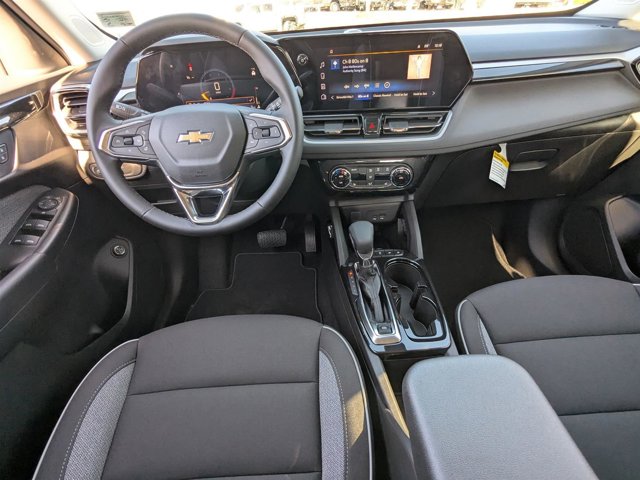 Vehicle image 32 of 42