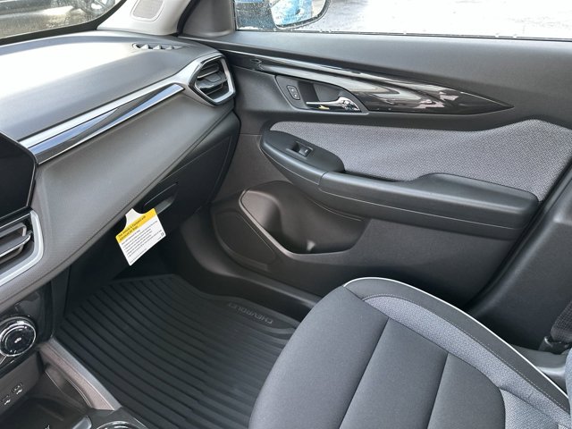 Vehicle image 24 of 25