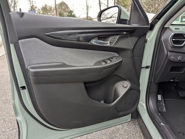 Vehicle image 10 of 39