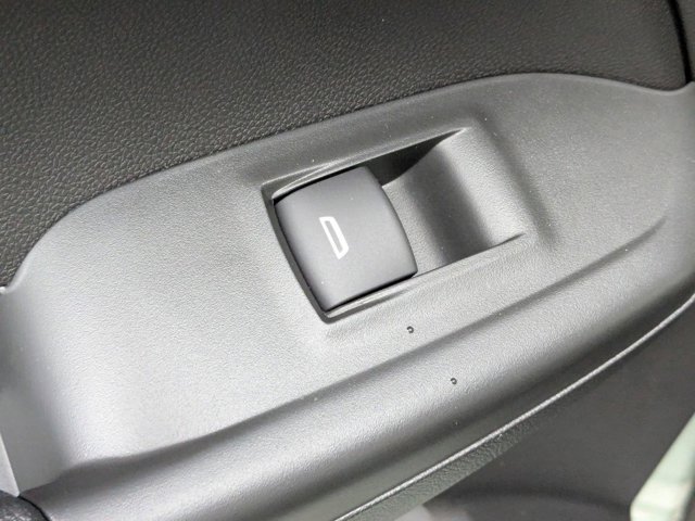 Vehicle image 29 of 39
