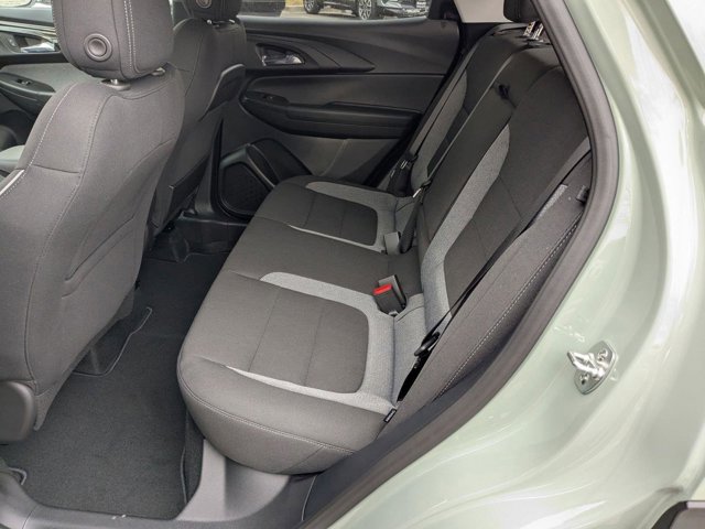 Vehicle image 27 of 39