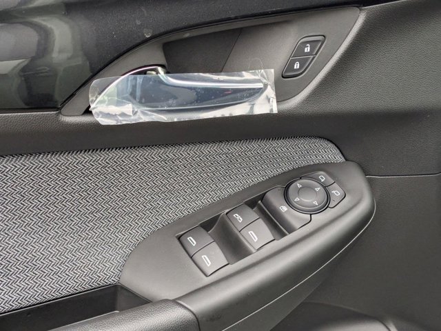 Vehicle image 11 of 39