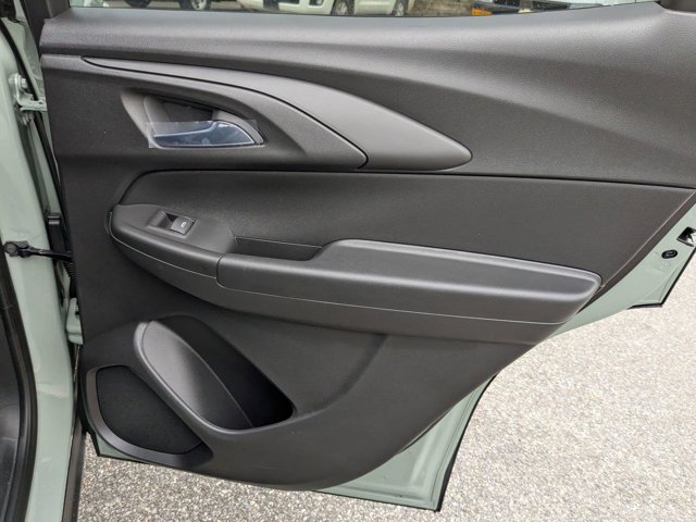 Vehicle image 33 of 39