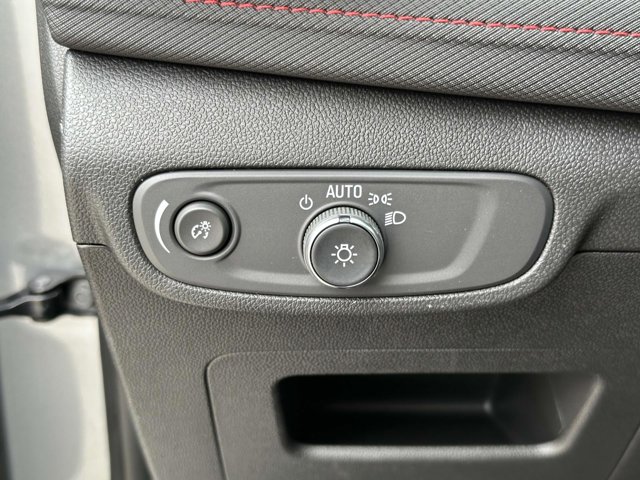Vehicle image 23 of 26