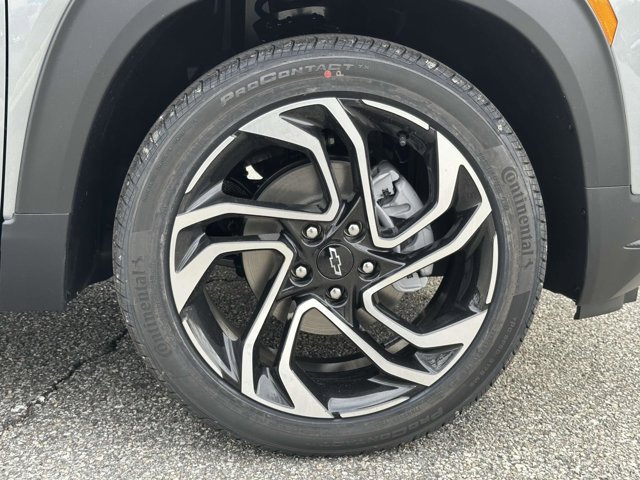 Vehicle image 24 of 26