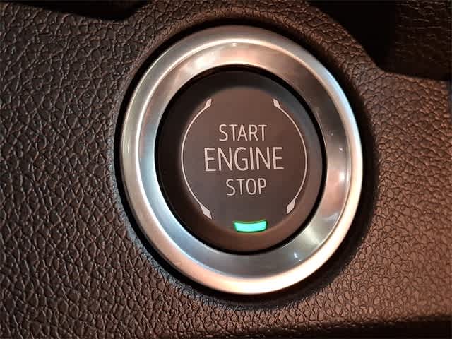 Vehicle image 18 of 21