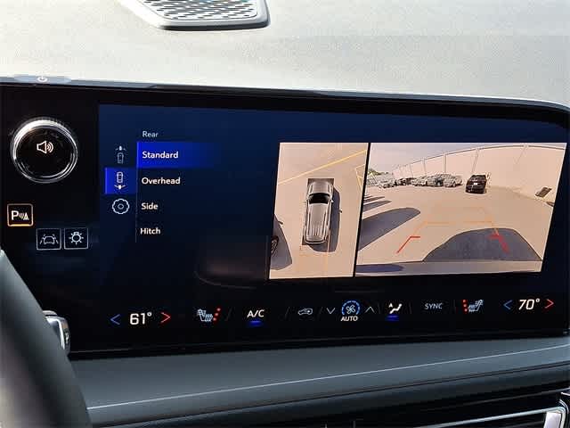 Vehicle image 15 of 21