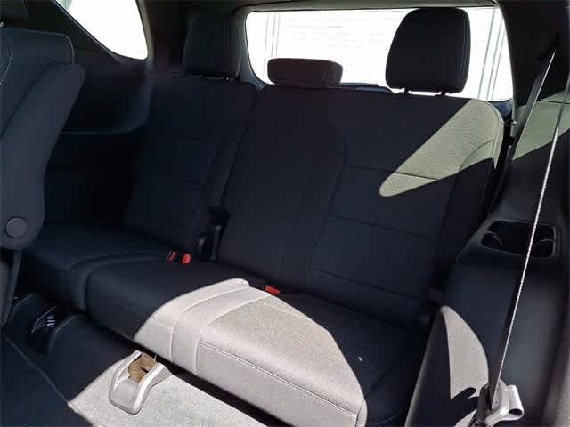 Vehicle image 8 of 21