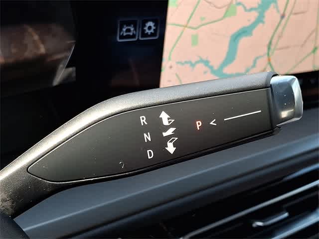 Vehicle image 11 of 21