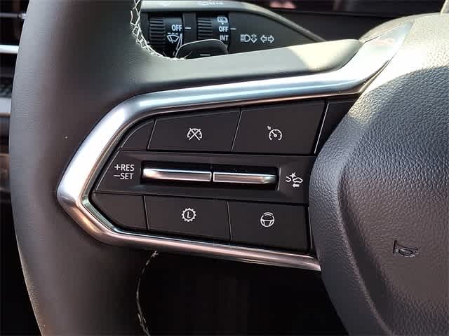 Vehicle image 16 of 21