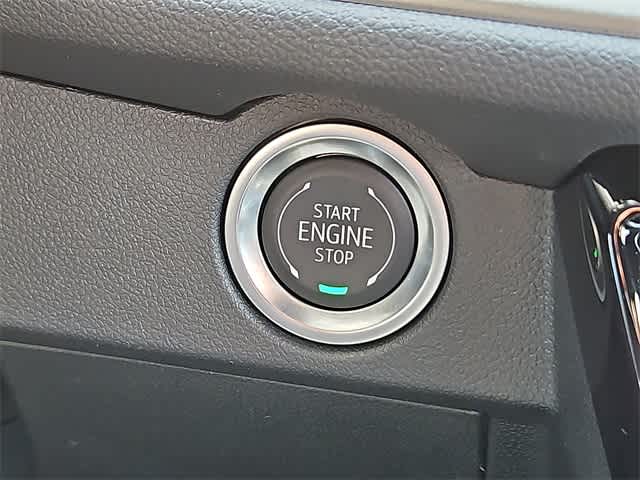 Vehicle image 15 of 23