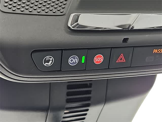 Vehicle image 18 of 23