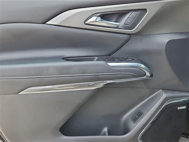 Vehicle image 8 of 23