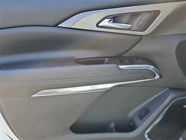 Vehicle image 9 of 24