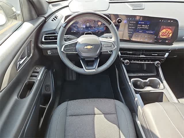 Vehicle image 8 of 24