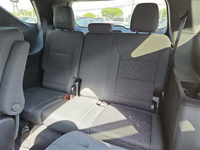 Vehicle image 22 of 24