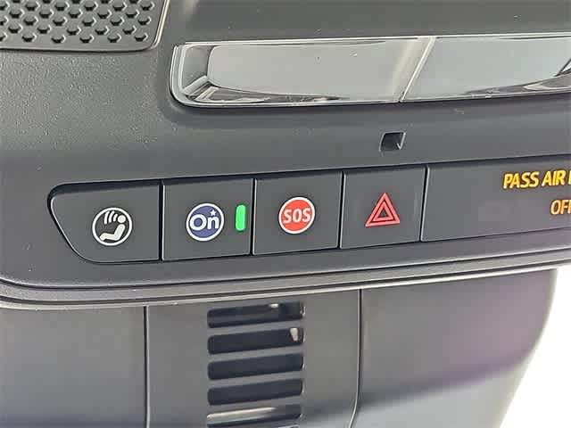Vehicle image 19 of 24