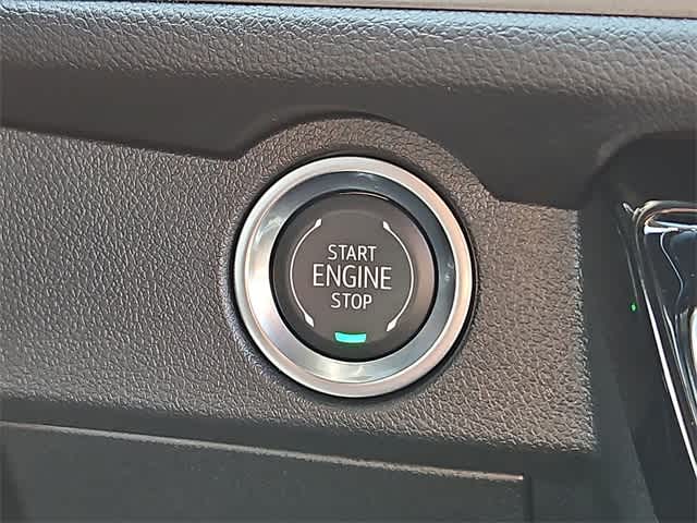 Vehicle image 16 of 24